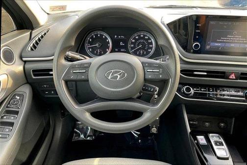 2022 Hyundai SONATA SE