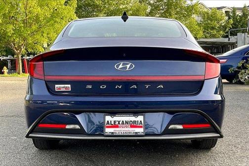 2022 Hyundai SONATA SE