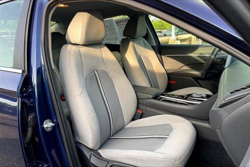 2022 Hyundai SONATA SE