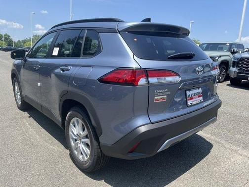 2025 Toyota Corolla Cross LE