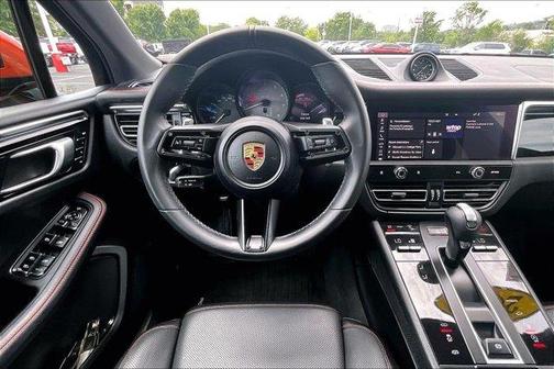 2022 Porsche Macan S