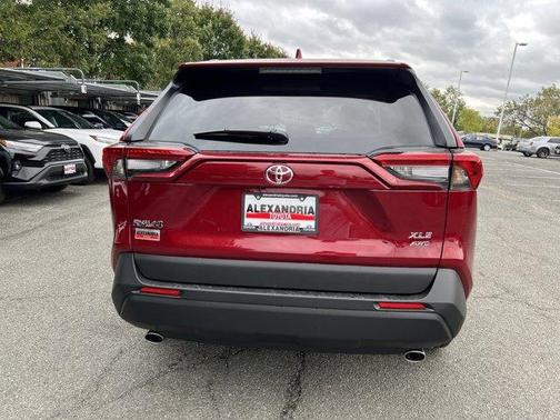 2025 Toyota RAV4 XLE