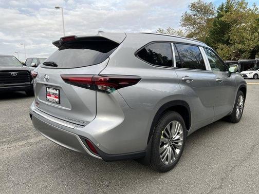 2025 Toyota Highlander Platinum