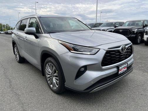 2025 Toyota Highlander Platinum