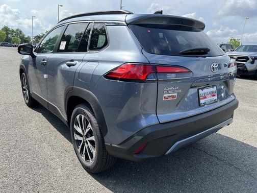 2025 Toyota Corolla Cross XLE