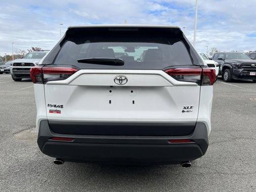 2025 Toyota RAV4 Hybrid XLE