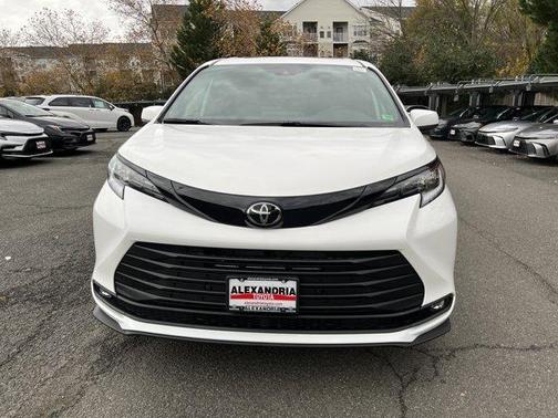 2026 Toyota Sienna Woodland Edition