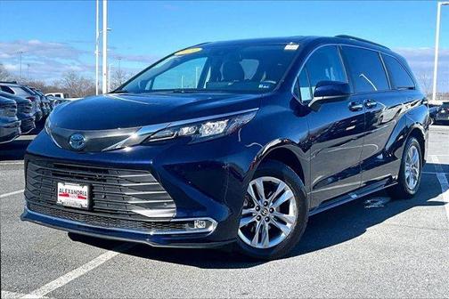 2024 Toyota Sienna XLE