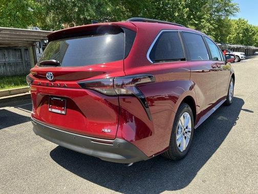 2025 Toyota Sienna XLE