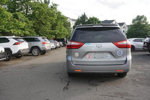 2018 Toyota Sienna XLE Premium
