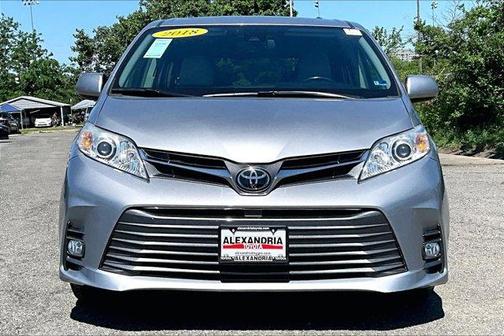 01 2018 Toyota Sienna XLE Premium
