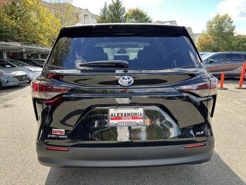 2025 Toyota Sienna XLE