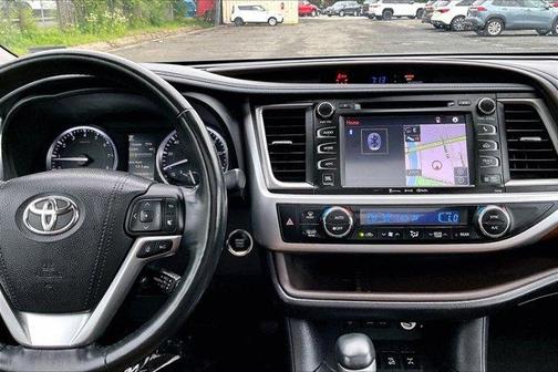 2018 Toyota Highlander Limited Platinum