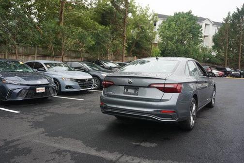 Platinum Gray Metallic 2024 Volkswagen Jetta 1.5T SE