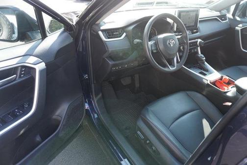 08X8 2025 Toyota RAV4 XLE Premium