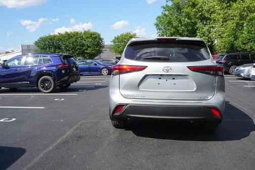 2023 Toyota Highlander LE