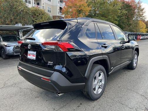 2025 Toyota RAV4 Hybrid XLE