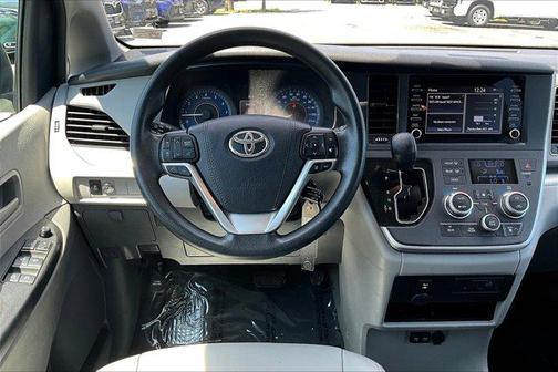 2020 Toyota Sienna L