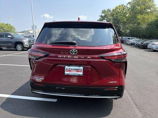 Ruby Flare Pearl 2026 Toyota Sienna Limited