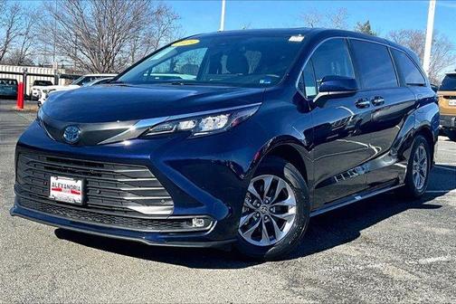 2025 Toyota Sienna 