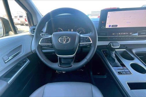2025 Toyota Sienna 