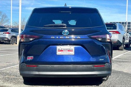 2025 Toyota Sienna 
