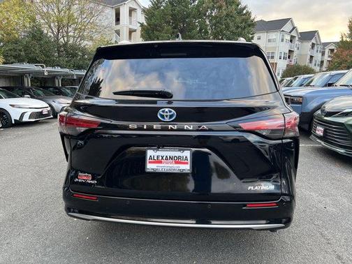 2025 Toyota Sienna Platinum 7 Passenger