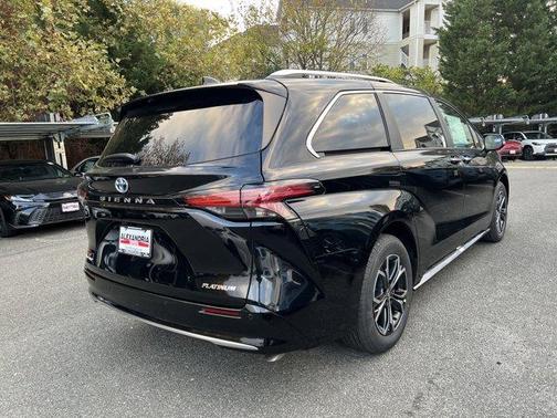 2025 Toyota Sienna Platinum 7 Passenger