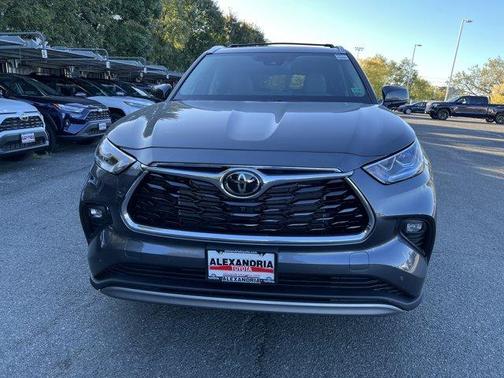 2025 Toyota Highlander Platinum
