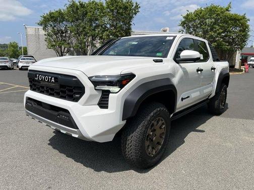 2025 Toyota Tacoma Hybrid Trailhunter