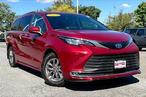 2023 Toyota Sienna XLE