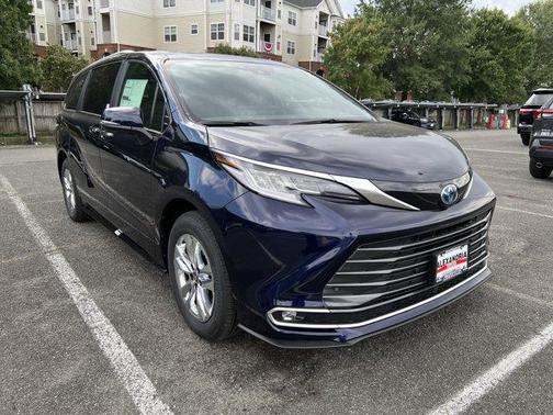 2025 Toyota Sienna Limited