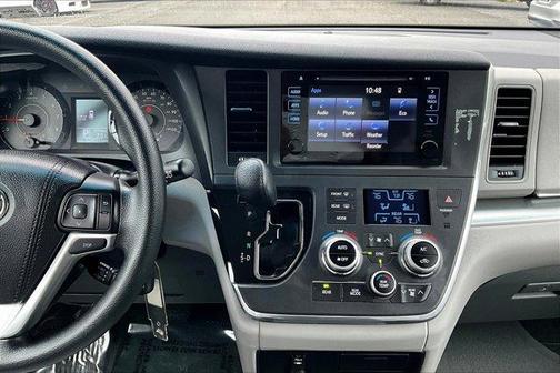 2015 Toyota Sienna LE