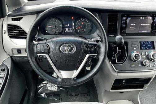 2015 Toyota Sienna LE