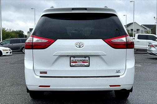2015 Toyota Sienna LE