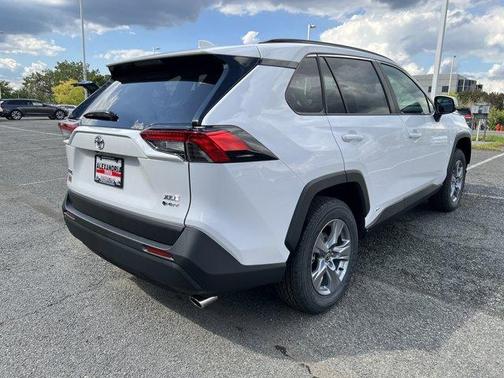 2025 Toyota RAV4 Hybrid XLE
