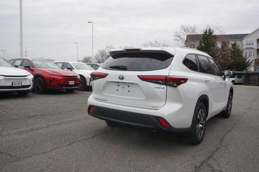 2023 Toyota Highlander Hybrid XLE