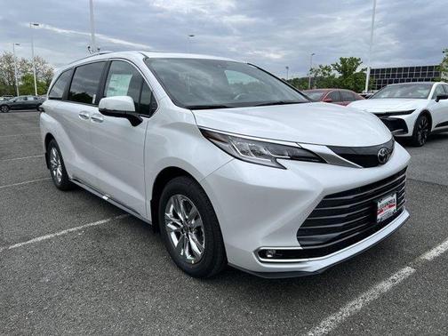 Wind Chill Pearl 2026 Toyota Sienna Limited