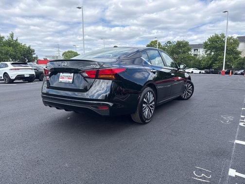 Black 2024 Nissan Altima 2.5 SV