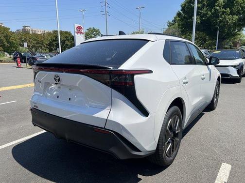 Wind Chill Pearl 2026 Toyota bZ XLE PLUS