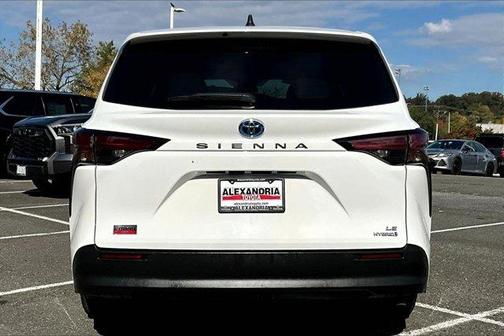 2022 Toyota Sienna LE