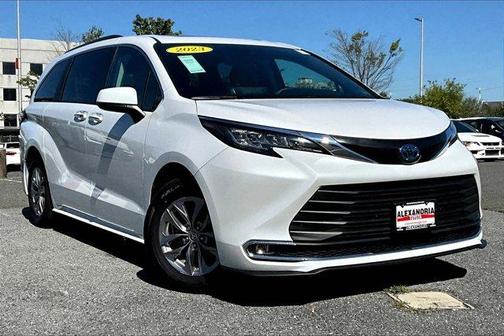 2023 Toyota Sienna XLE