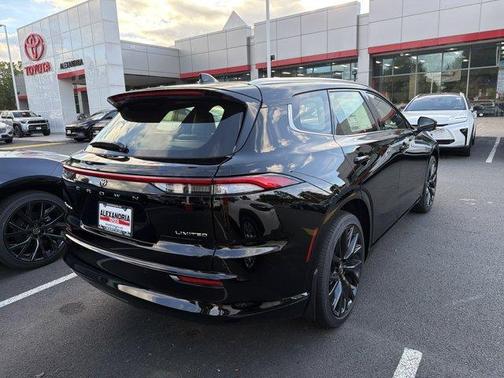 Black 2026 Toyota Crown Signia Limited