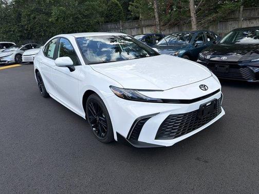 Ice 2026 Toyota Camry SE