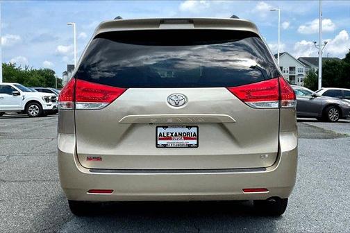 2011 Toyota Sienna LE