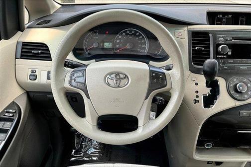 2011 Toyota Sienna LE