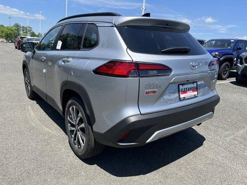 2025 Toyota Corolla Cross XLE