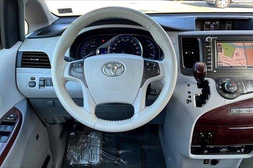 2014 Toyota Sienna XLE