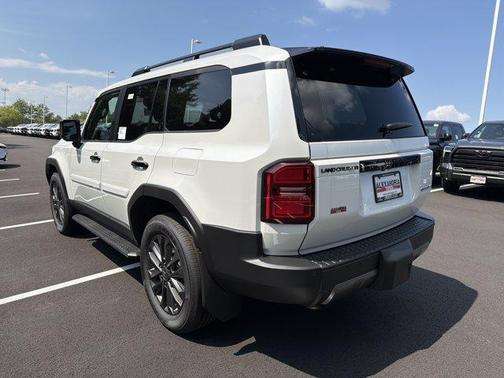 Wind Chill Pearl 2027 Toyota Land Cruiser
