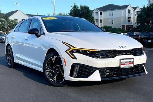 Snow White Pearl 2025 Kia K5 GT-Line